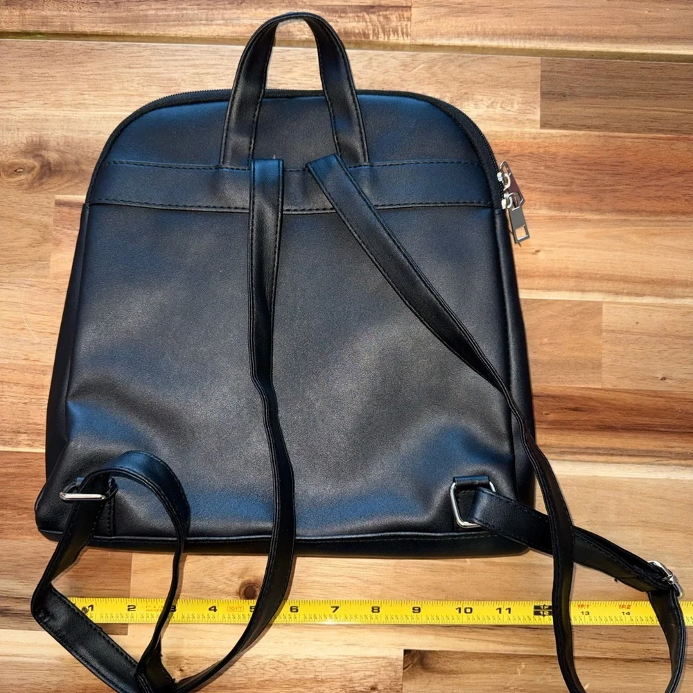 Disneys Descendants Evie Backpack